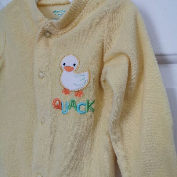 2/$15 Okie-Dokie Terry cloth sleeper size 0-3 m - Picture 3 of 4